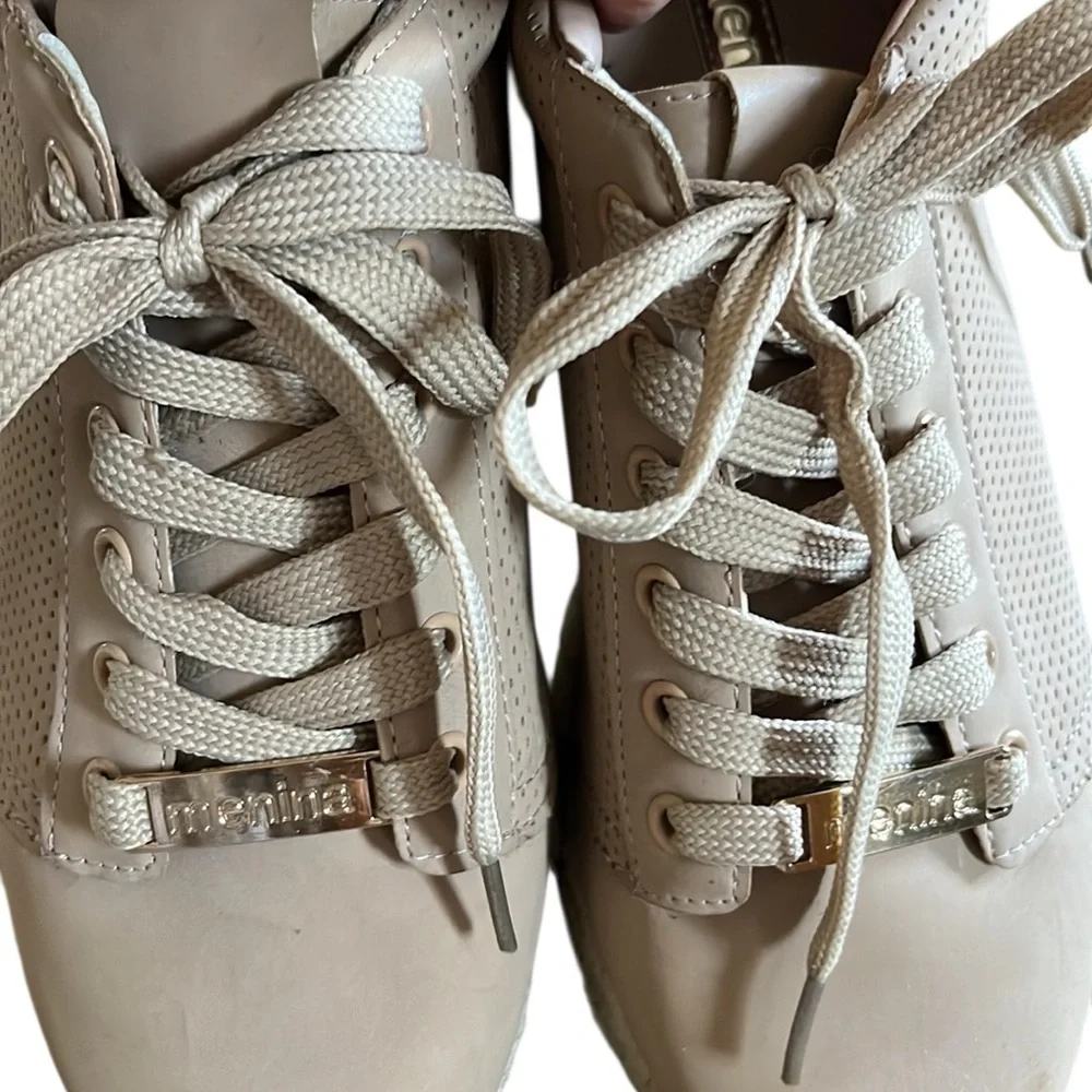The Menina Women's Roma 6 lace-up sneakers